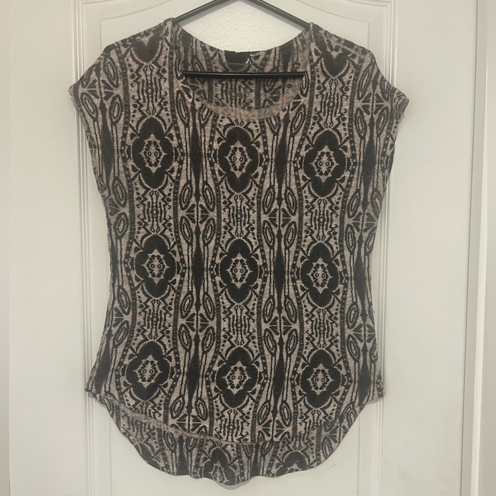 Ginger Girl - Black and Beige Soft Fabric Short Sleeved Top - Large